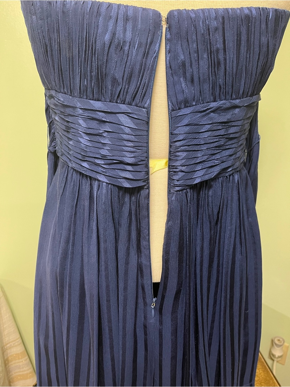 BCBG Max Azria Women’s 100% Silk Strapless Cocktail Dress Pleated Ink Blue Sz 12 - Picture 10 of 15